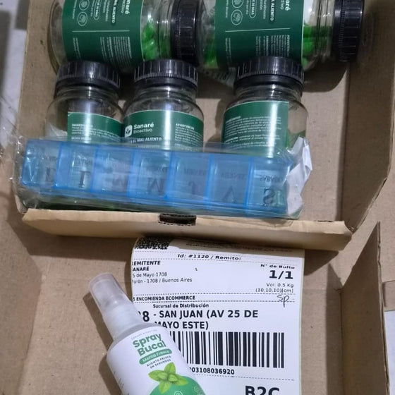 Frascos, spray y pastillero en la misma caja